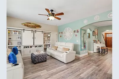 7124 34th Street E, Sarasota, FL 34243 - Photo 10