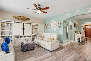 7124 34th St E, Sarasota, FL 34243 - Photo 10