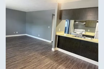 900 70th Street N #102, Saint Petersburg, FL 33710 - Photo 4