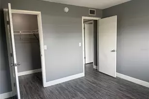 900 70th St N, Saint Petersburg, FL 33710 - Photo 10