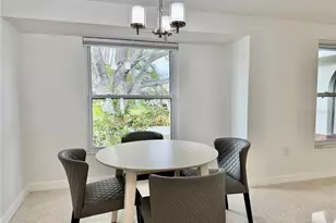 8228 Constance Dr, Sarasota, FL 34243 - Photo 10