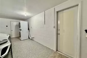 8228 Constance Dr, Sarasota, FL 34243 - Photo 22
