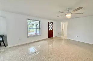 8228 Constance Dr, Sarasota, FL 34243 - Photo 8