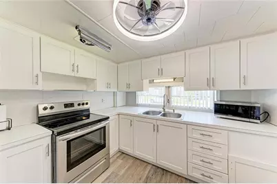 4924 Oakland Hills Avenue, Sarasota, FL 34234 - Photo 18