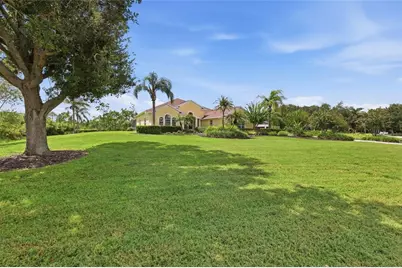 23327 Red Robin Place, Bradenton, FL 34202 - Photo 4