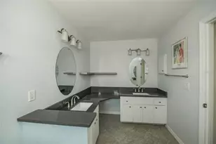 1625 Bay Hill Cir, Sarasota, FL 34232 - Photo 22
