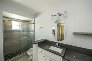 1625 Bay Hill Cir, Sarasota, FL 34232 - Photo 24