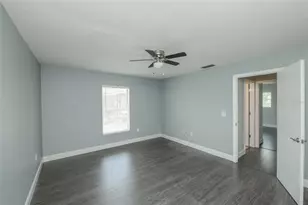 1625 Bay Hill Cir, Sarasota, FL 34232 - Photo 28