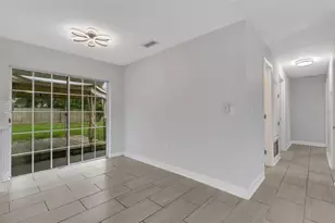 2522 Stratford Dr, Sarasota, FL 34232 - Photo 10