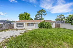 2522 Stratford Dr, Sarasota, FL 34232 - Photo 2