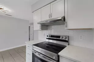2522 Stratford Dr, Sarasota, FL 34232 - Photo 16