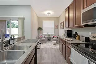 3827 Parkridge Cir, Sarasota, FL 34243 - Photo 14