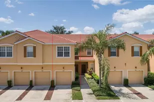 3827 Parkridge Cir, Sarasota, FL 34243 - Photo 2