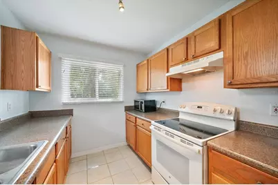 1927 Toucan Way #306, Sarasota, FL 34232 - Photo 8