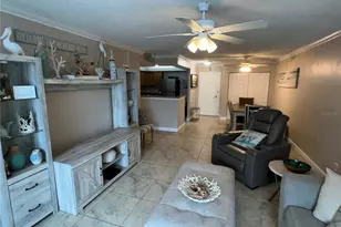 2700 Coconut Bay Ln Ln, Sarasota, FL 34237 - Photo 4