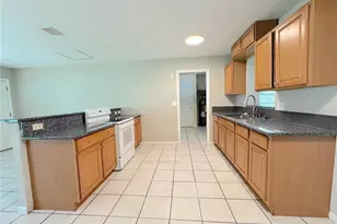 3883 Hawkeye Cir, Sarasota, FL 34232 - Photo 4