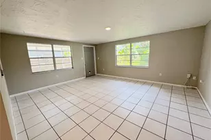 3883 Hawkeye Cir, Sarasota, FL 34232 - Photo 8