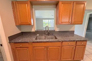 3883 Hawkeye Cir, Sarasota, FL 34232 - Photo 6