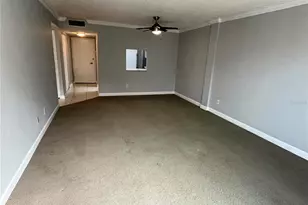 2700 Coconut Bay Ln, Sarasota, FL 34237 - Photo 4