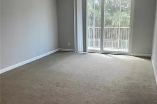 2700 Coconut Bay Ln, Sarasota, FL 34237 - Photo 2