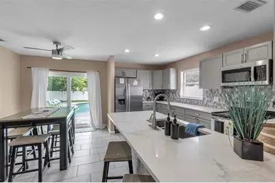 2714 42nd Street W, Bradenton, FL 34205 - Photo 6