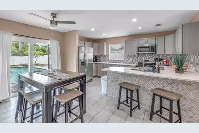 2714 42nd Street W, Bradenton, FL 34205 - Photo 4