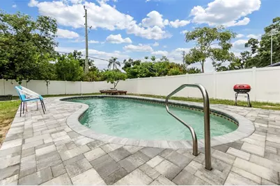 2714 42nd Street W, Bradenton, FL 34205 - Photo 2