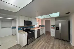 3276 Brunswick Ln, Sarasota, FL 34239 - Photo 14