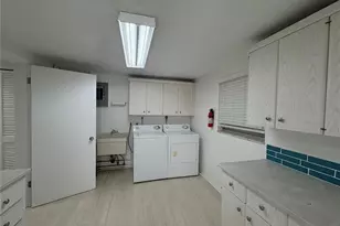 3276 Brunswick Ln, Sarasota, FL 34239 - Photo 16