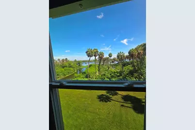 4640 Willet Cooper Court, Tampa, FL 33619 - Photo 8