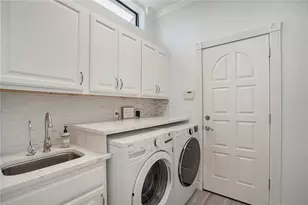 1650 Assisi Dr, Sarasota, FL 34231 - Photo 36