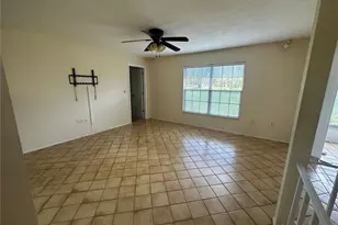 4242 Oakhurst Cir E, Sarasota, FL 34233 - Photo 4