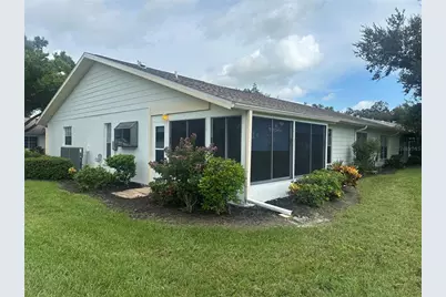 4242 Oakhurst Circle E, Sarasota, FL 34233 - Photo 2