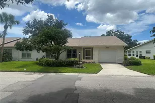 4242 Oakhurst Cir E, Sarasota, FL 34233 - Photo 1