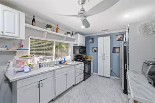 2706 E Annie St, Tampa, FL 33612 - Photo 4