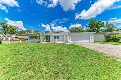413 Whitfield Avenue, Sarasota, FL 34243 - Photo 2