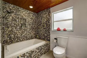 3214 N Seclusion Dr, Sarasota, FL 34239 - Photo 22