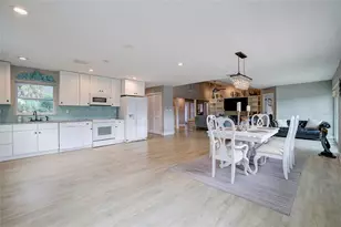 3214 N Seclusion Dr, Sarasota, FL 34239 - Photo 18