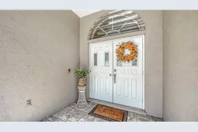 4494 Diamond Circle E, Sarasota, FL 34233 - Photo 2
