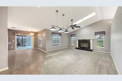 4494 Diamond Circle E, Sarasota, FL 34233 - Photo 16
