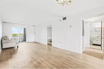 3723 Lake Bayshore Drive #H206, Bradenton, FL 34205 - Photo 6