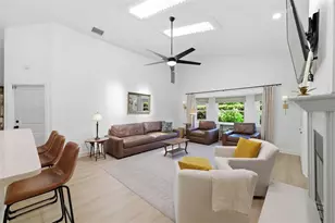 3347 Lake Shore Ln, Clearwater, FL 33761 - Photo 8