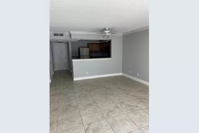 2755 Coconut Bay Ln Lane #119 (1K), Sarasota, FL 34237 - Photo 6