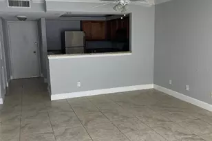 2755 Coconut Bay Ln Ln, Sarasota, FL 34237 - Photo 6