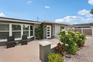 365 Shamrock Blvd, Venice, FL 34293 - Photo 2