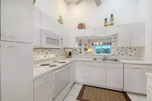 9330 Clubside Cir, Sarasota, FL 34238 - Photo 14