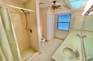 137 Drifting Sands Dr, Venice, FL 34293 - Photo 28