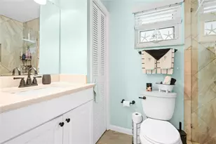 2740 Riverbluff Pkwy, Sarasota, FL 34231 - Photo 20