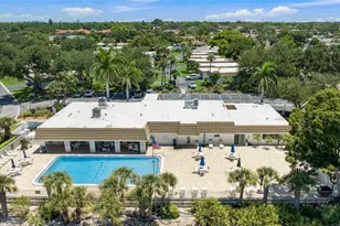 2740 Riverbluff Pkwy, Sarasota, FL 34231 - Photo 32