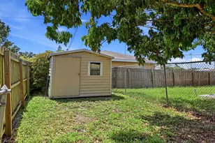 1302 32nd St W, Bradenton, FL 34205 - Photo 20
